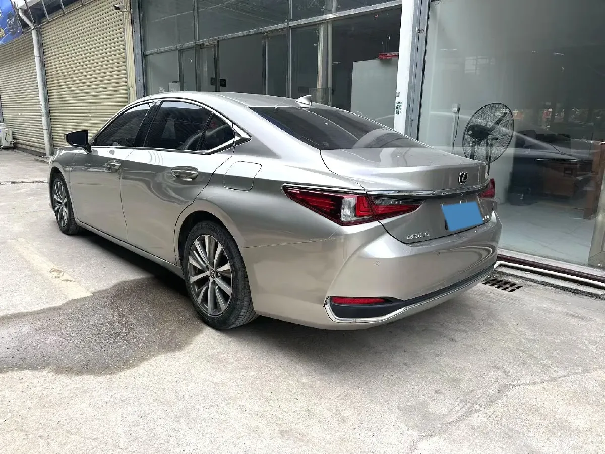 2018 Lexus ES 2.0L 167HP L4 6AT,autocango,china used car exporter,china ev exporter,chinese used car exporter,chinese used ev exporter