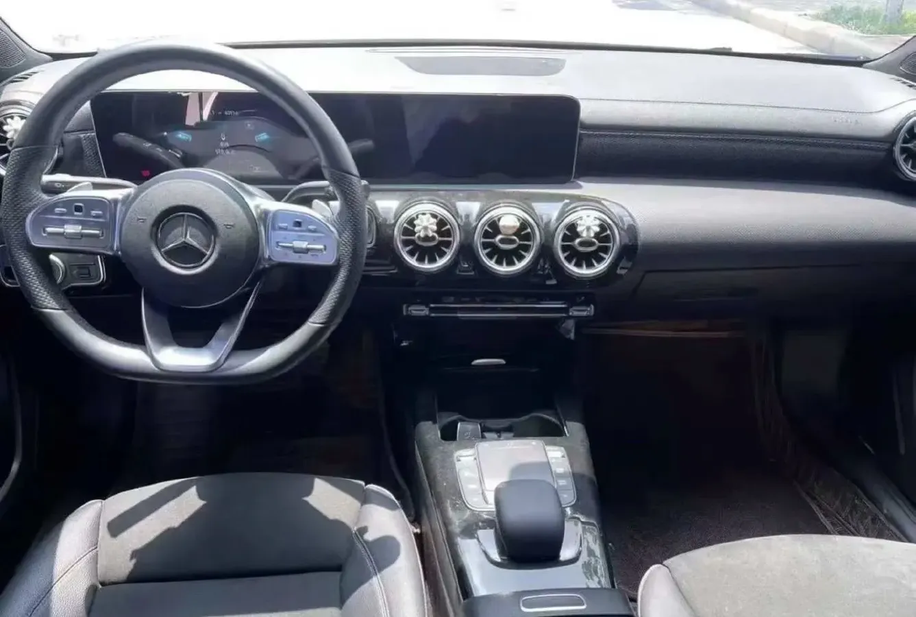 2020 Mercedes-Benz A Class 1.3T 163HP L4 7DCT,autocango,china used car exporter,china ev exporter,chinese used car exporter,chinese used ev exporter