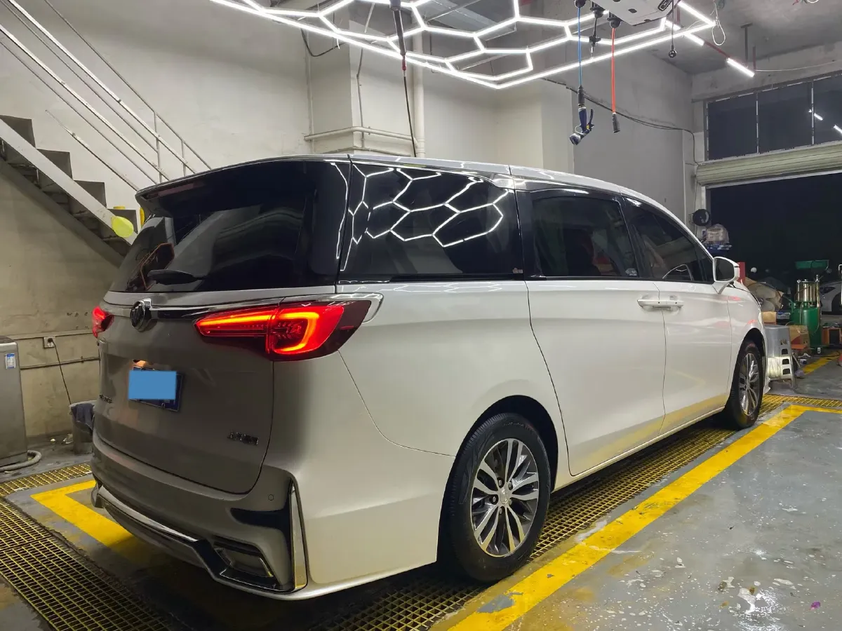 2021 Buick GL8 2.0T 237HP L4 9AT,autocango,china used car exporter,china ev exporter,chinese used car exporter,chinese used ev exporter