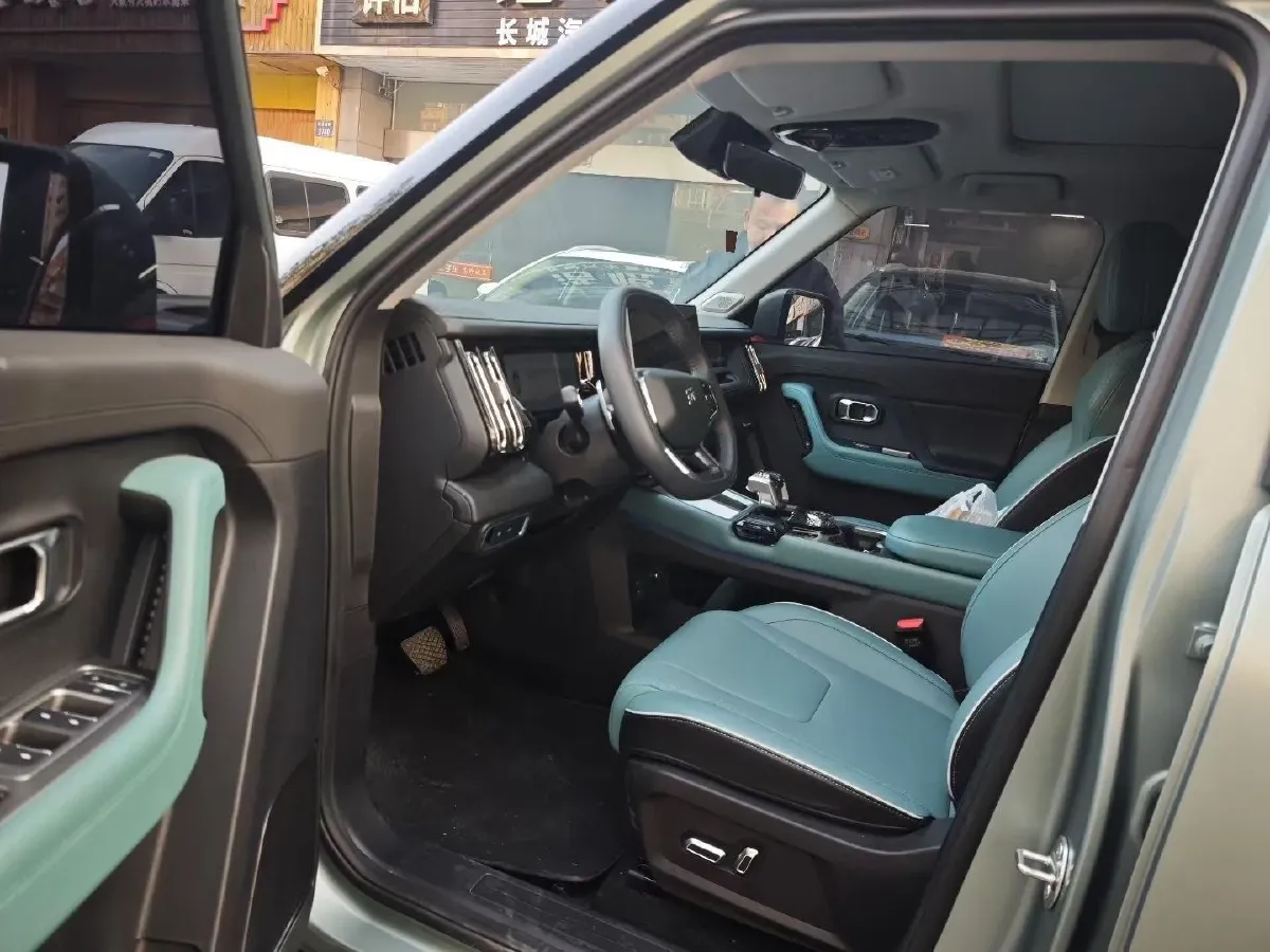 2025 Jetour Traveller 1.5T 184HP L4 7DCT,autocango,china used car exporter,china ev exporter,chinese used car exporter,chinese used ev exporter