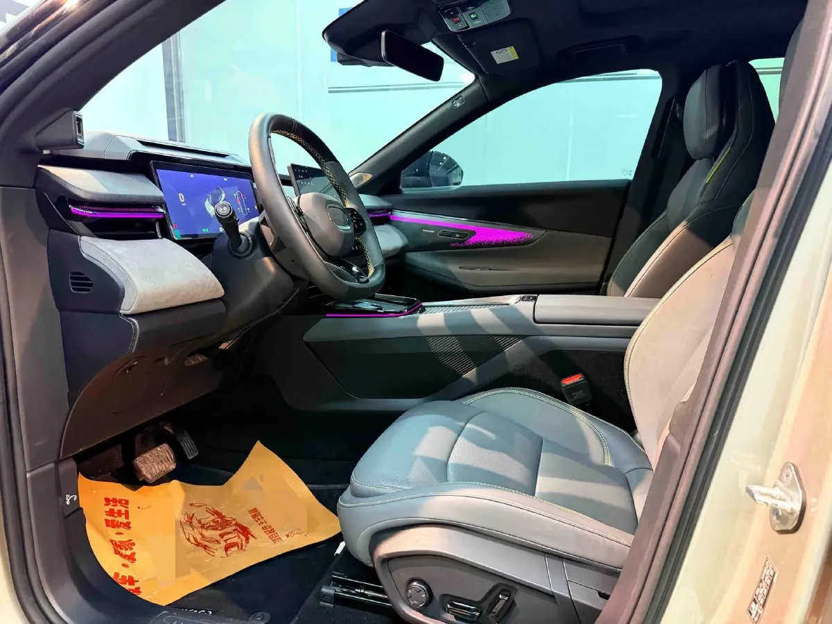 2024 LYNK&CO 08 EM-P 1.5T 163HP L4 3DHT PHEV 21.2KWH,autocango,china used car exporter,china ev exporter,chinese used car exporter,chinese used ev exporter