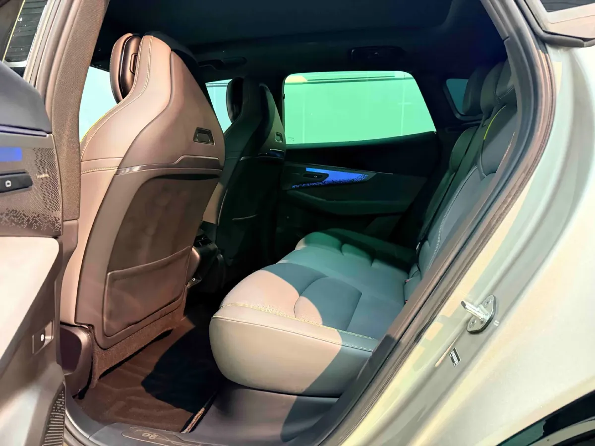 2024 LYNK&CO 08 EM-P 1.5T 163HP L4 3DHT PHEV 21.2KWH,autocango,china used car exporter,china ev exporter,chinese used car exporter,chinese used ev exporter