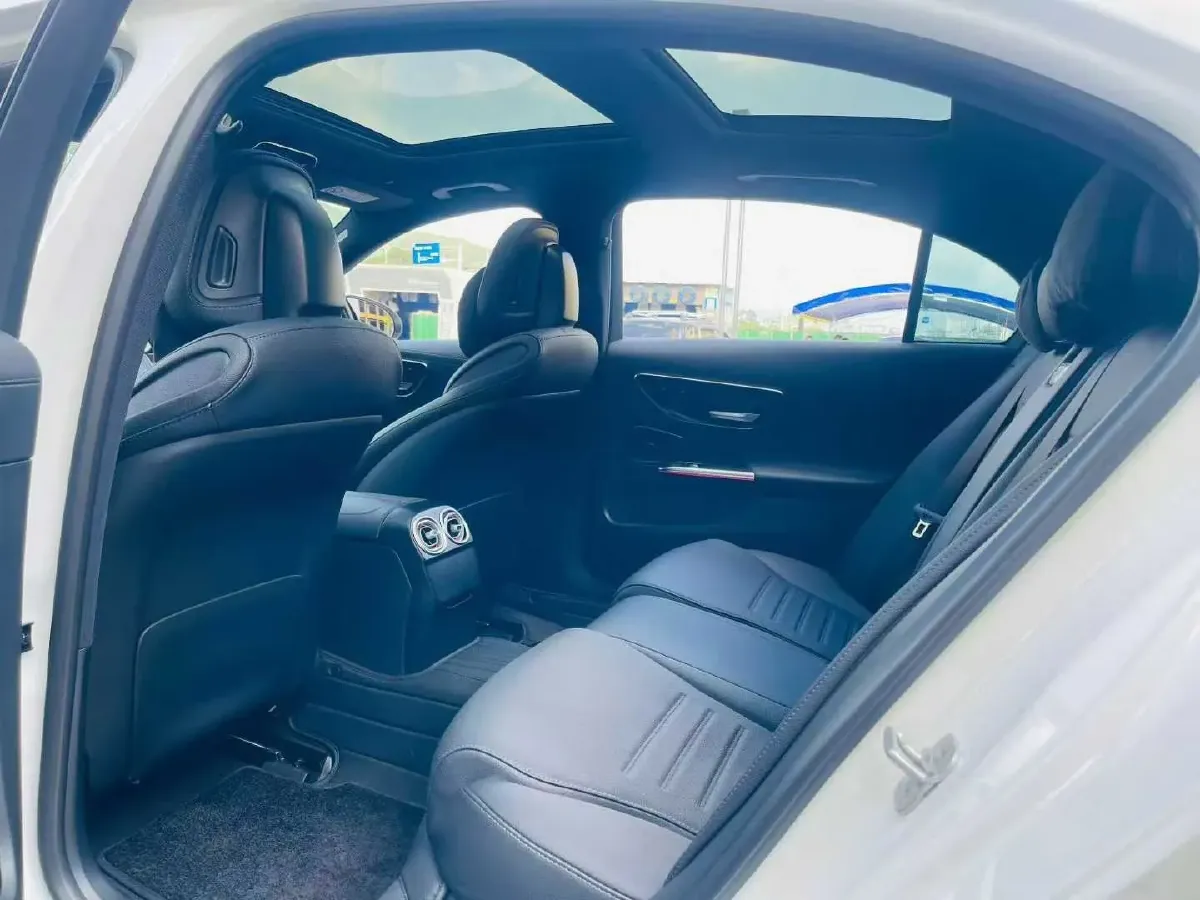 2025 Mercedes-Benz C Class 1.5T 204HP L4 9AT,autocango,china used car exporter,china ev exporter,chinese used car exporter,chinese used ev exporter