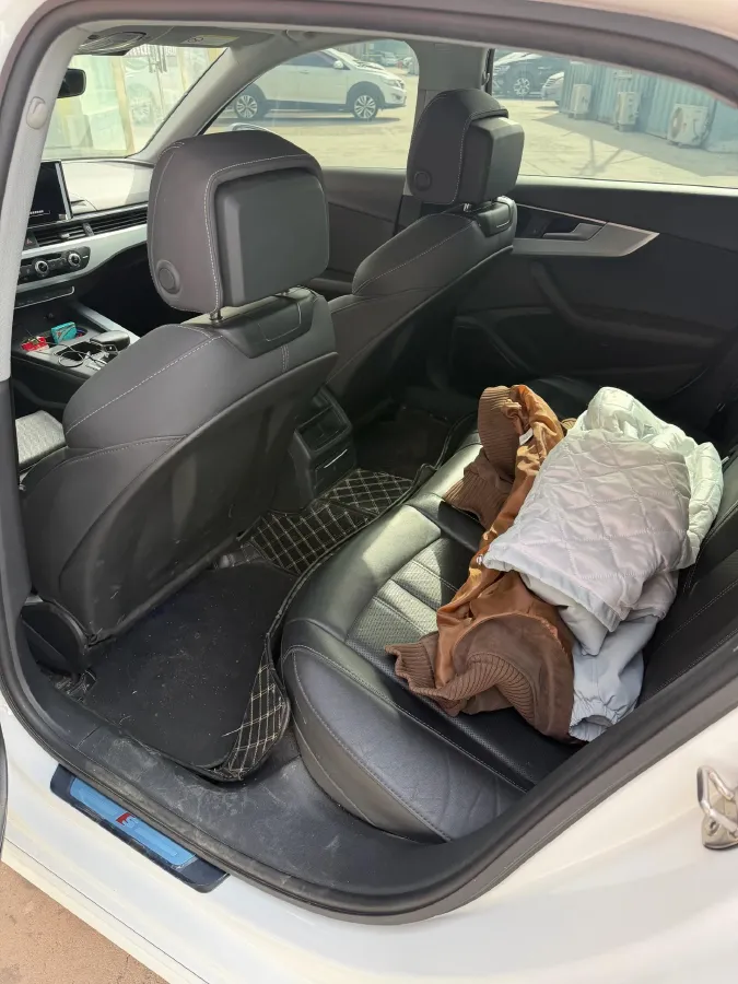 2020 Audi A4L 2.0T 190HP L4 7DCT,autocango,china used car exporter,china ev exporter,chinese used car exporter,chinese used ev exporter