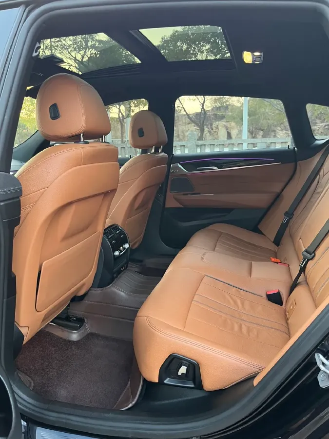 2021 BMW 6 Series GT 2.0T 258HP L4 8AT,autocango,china used car exporter,china ev exporter,chinese used car exporter,chinese used ev exporter