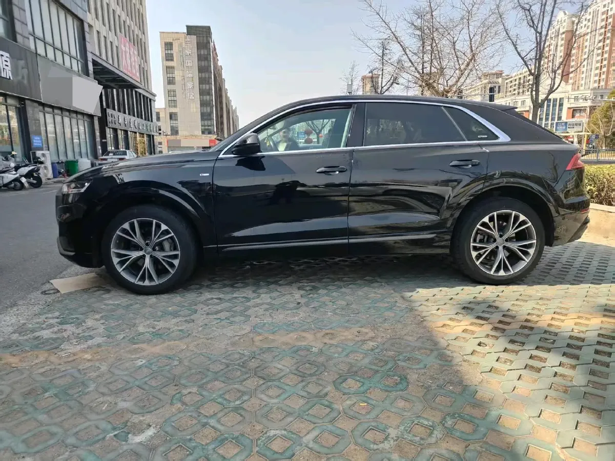 2021 Audi Q8 3.0T 340HP V6 8AT,autocango,china used car exporter,china ev exporter,chinese used car exporter,chinese used ev exporter