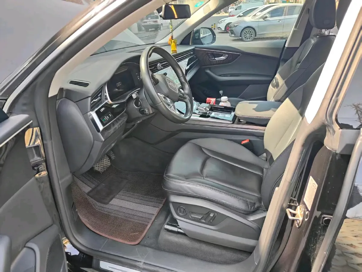2021 Audi Q8 3.0T 340HP V6 8AT,autocango,china used car exporter,china ev exporter,chinese used car exporter,chinese used ev exporter