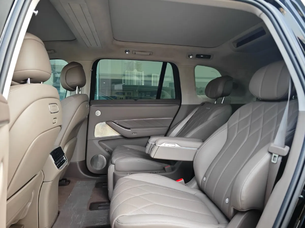 2025 AITO AITO M8 REEV 160HP REEV 53.4KWH,autocango,china used car exporter,china ev exporter,chinese used car exporter,chinese used ev exporter