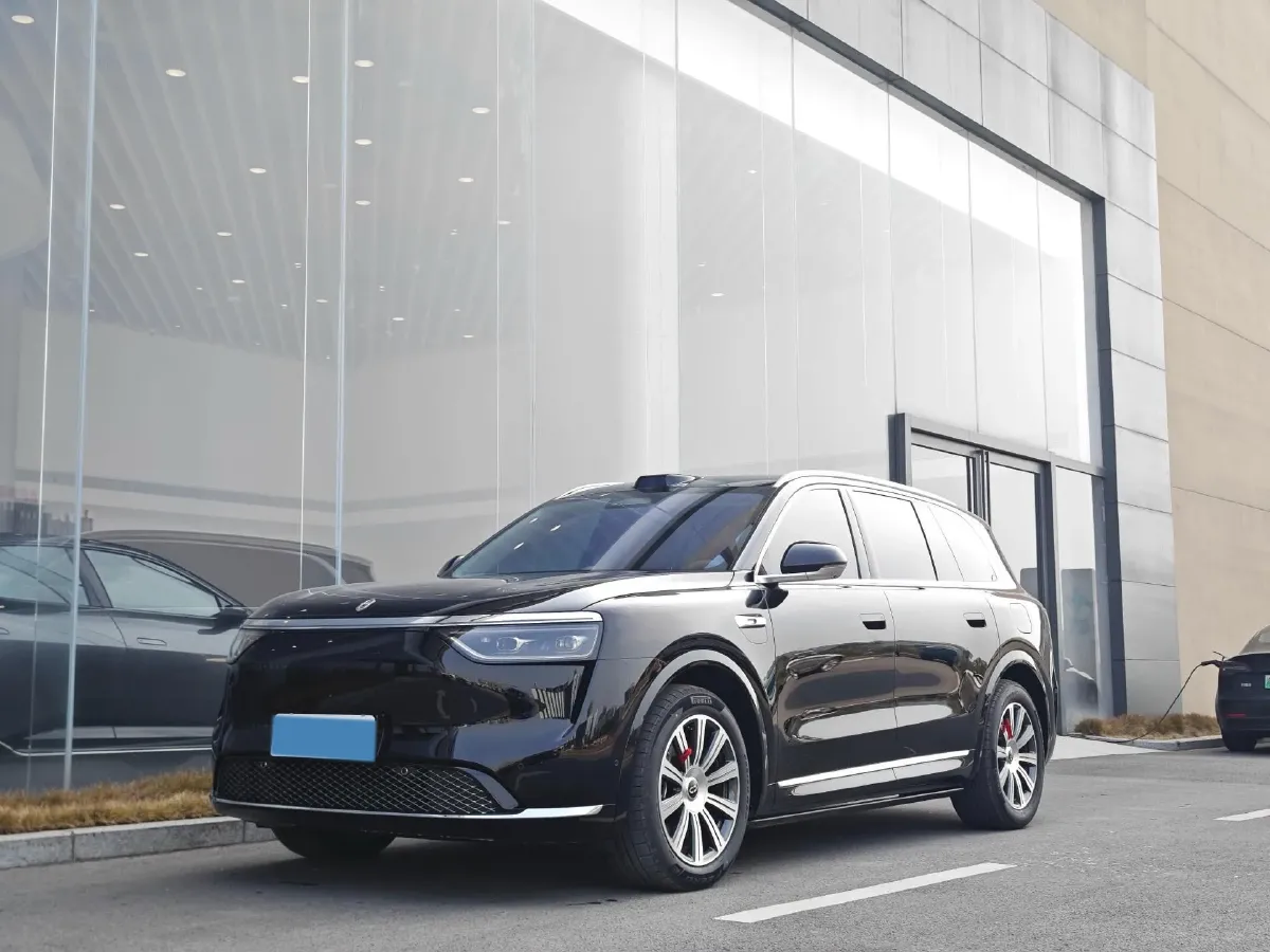 2025 AITO AITO M8 REEV 160HP REEV 53.4KWH,autocango,china used car exporter,china ev exporter,chinese used car exporter,chinese used ev exporter