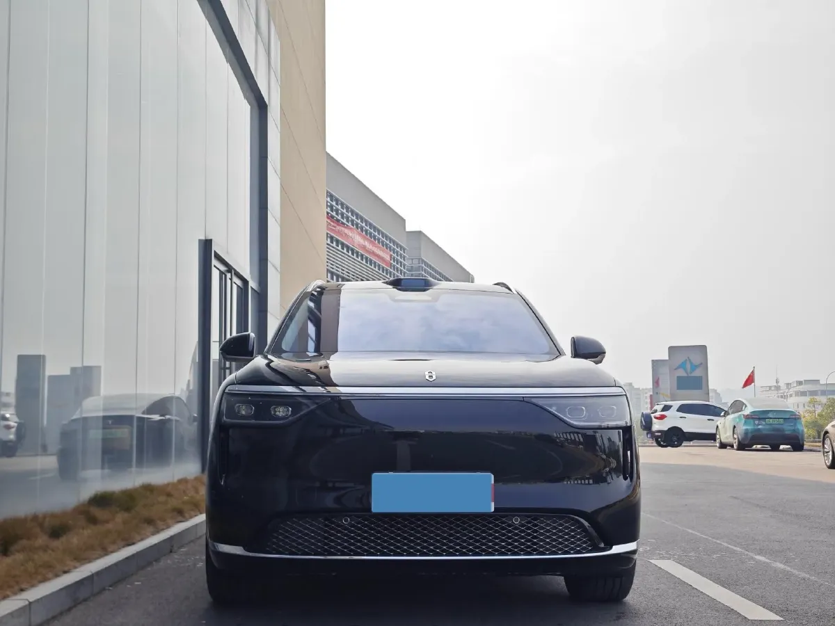 2025 AITO AITO M8 REEV 160HP REEV 53.4KWH,autocango,china used car exporter,china ev exporter,chinese used car exporter,chinese used ev exporter