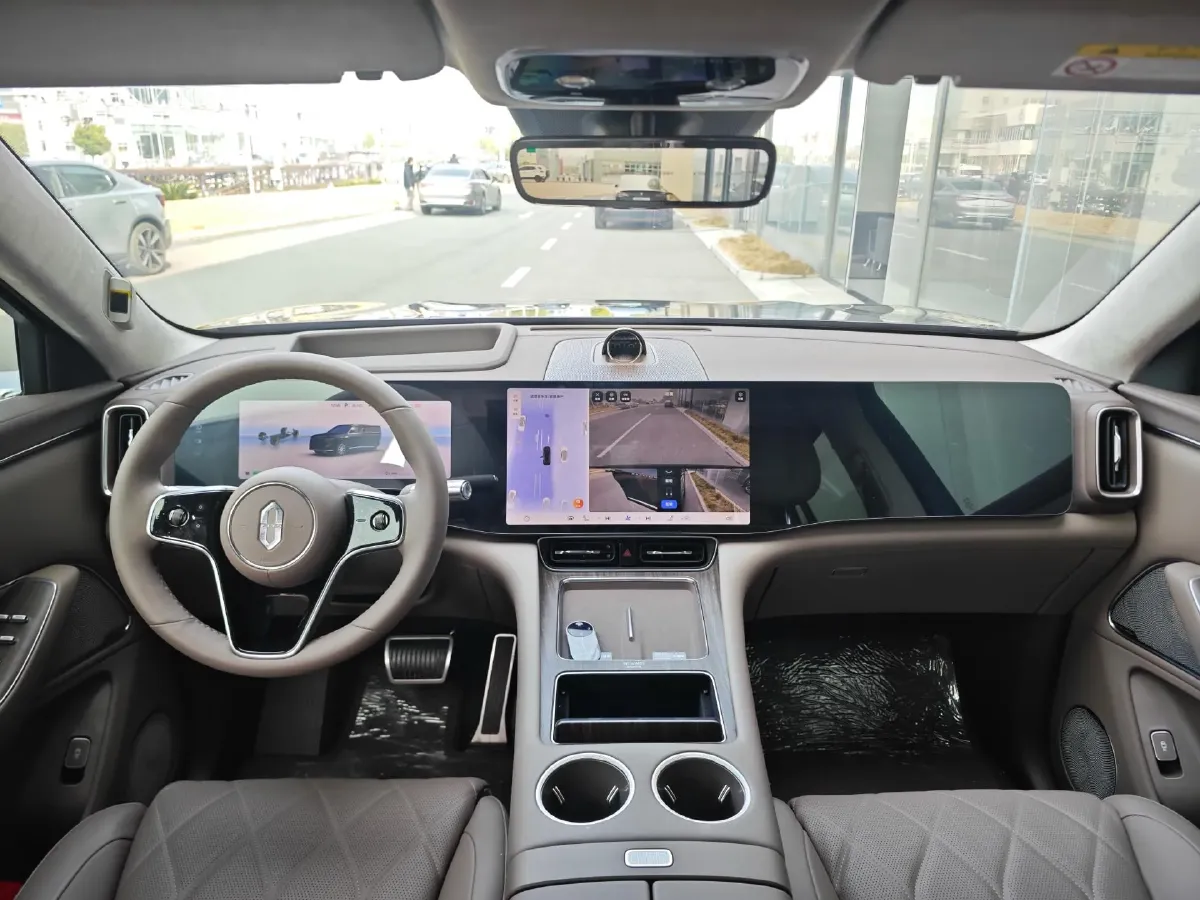 2025 AITO AITO M8 REEV 160HP REEV 53.4KWH,autocango,china used car exporter,china ev exporter,chinese used car exporter,chinese used ev exporter