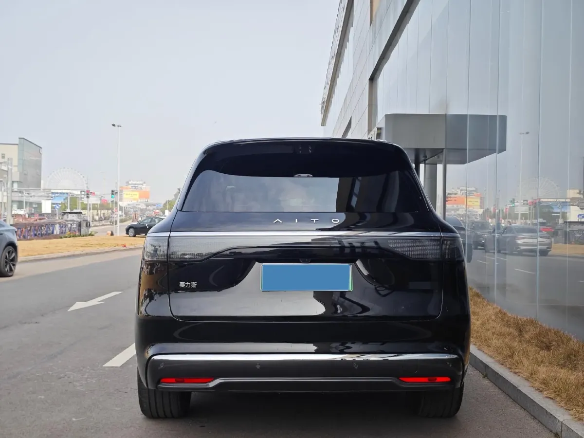 2025 AITO AITO M8 REEV 160HP REEV 53.4KWH,autocango,china used car exporter,china ev exporter,chinese used car exporter,chinese used ev exporter