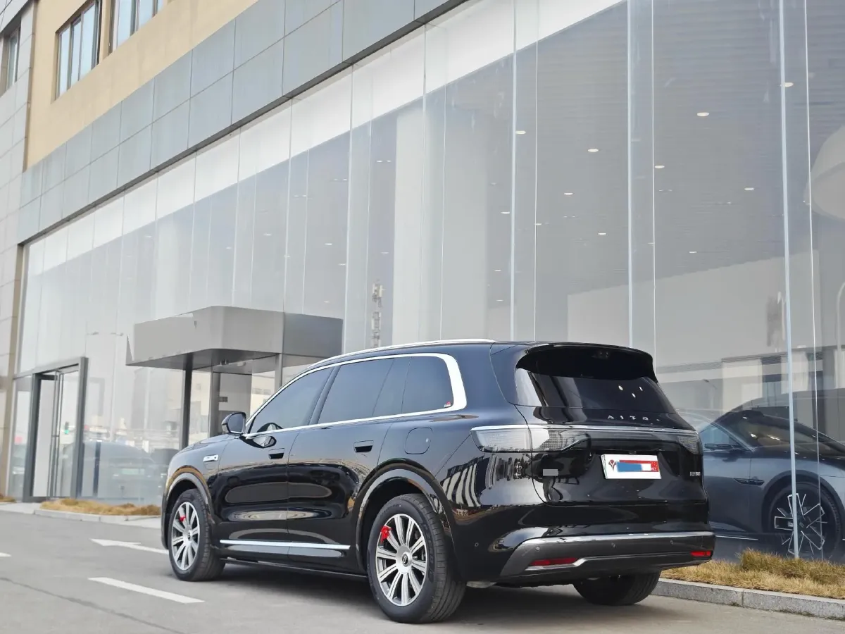 2025 AITO AITO M8 REEV 160HP REEV 53.4KWH,autocango,china used car exporter,china ev exporter,chinese used car exporter,chinese used ev exporter