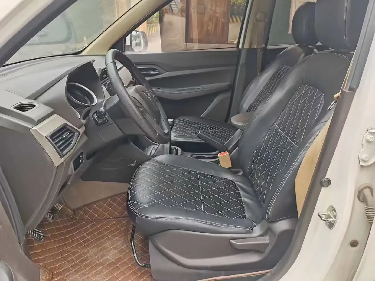 2019 WuLing HongGuang 1.5L 99HP L4 6MT,autocango,china used car exporter,china ev exporter,chinese used car exporter,chinese used ev exporter