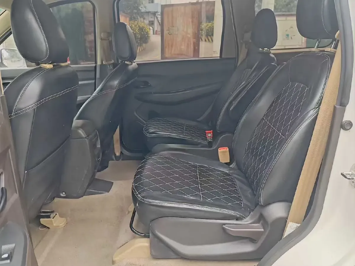 2019 WuLing HongGuang 1.5L 99HP L4 6MT,autocango,china used car exporter,china ev exporter,chinese used car exporter,chinese used ev exporter