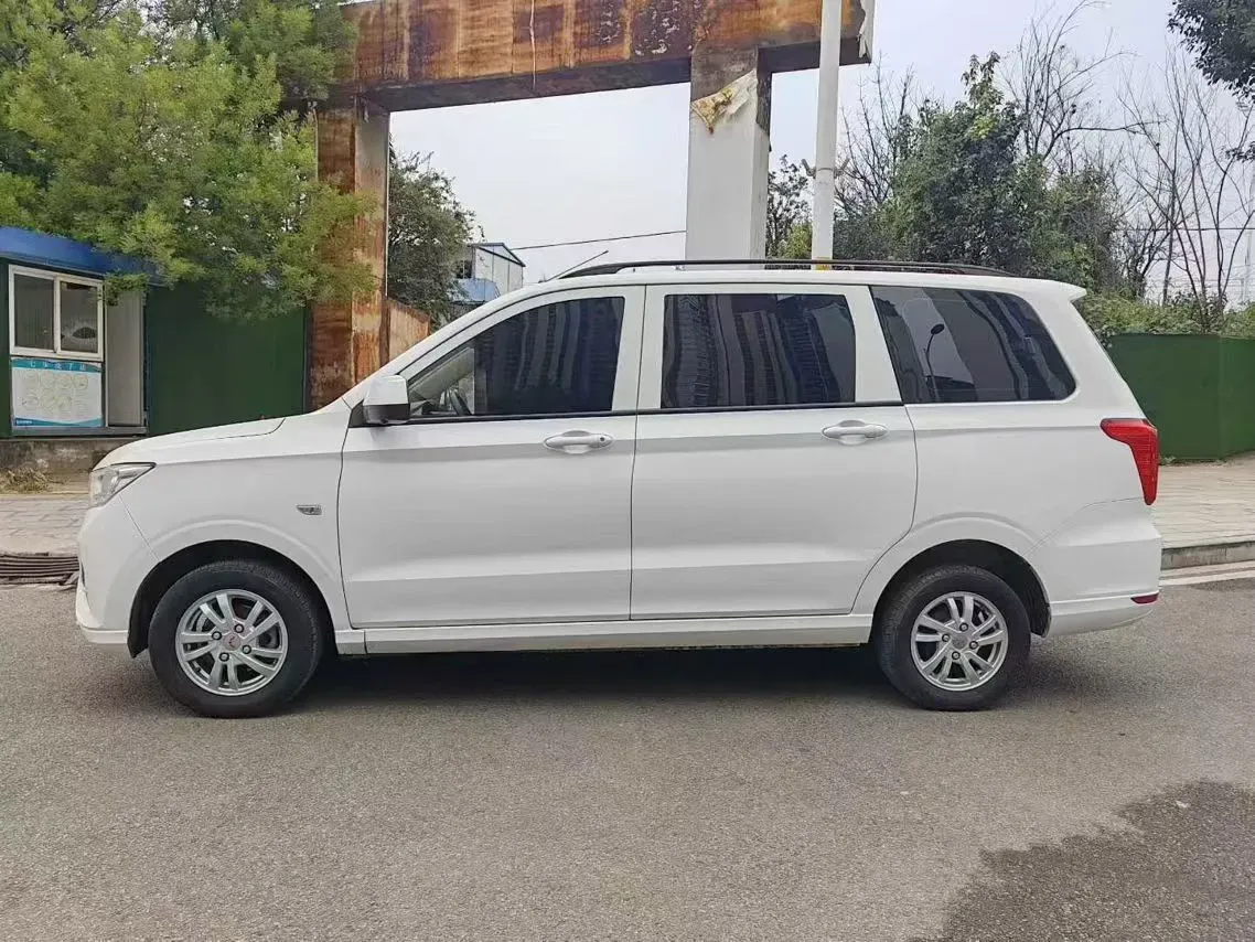2019 WuLing HongGuang 1.5L 99HP L4 6MT,autocango,china used car exporter,china ev exporter,chinese used car exporter,chinese used ev exporter