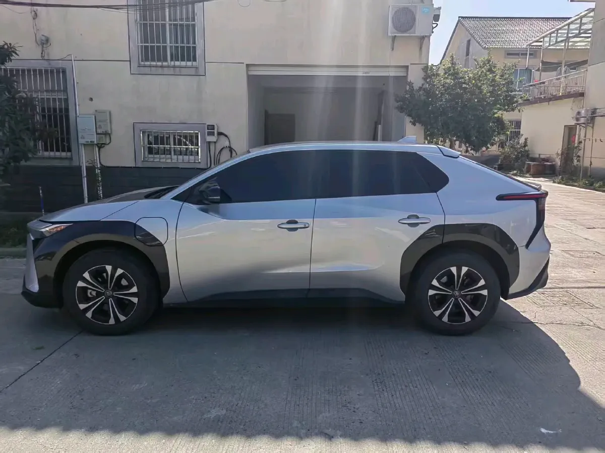 2022 Toyota bZ4X BEV 66.7KWH,autocango,china used car exporter,china ev exporter,chinese used car exporter,chinese used ev exporter
