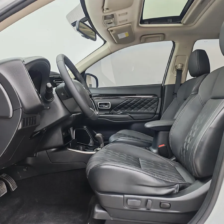 2021 Mitsubishi Outlander 2.0L 166HP L4 CVT,autocango,china used car exporter,china ev exporter,chinese used car exporter,chinese used ev exporter