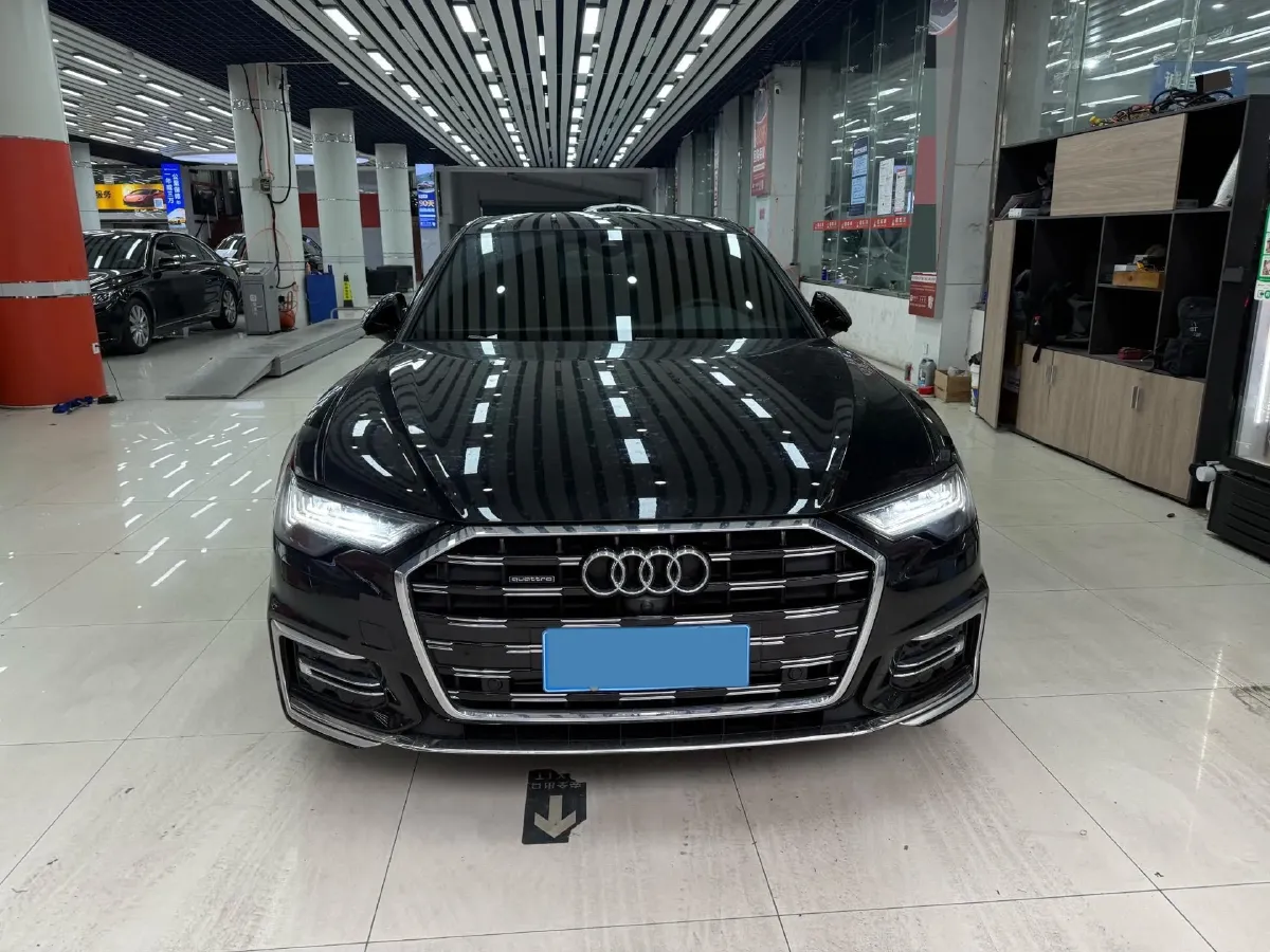 2024 Audi A6L 2.0T 245HP L4 7DCT,autocango,china used car exporter,china ev exporter,chinese used car exporter,chinese used ev exporter