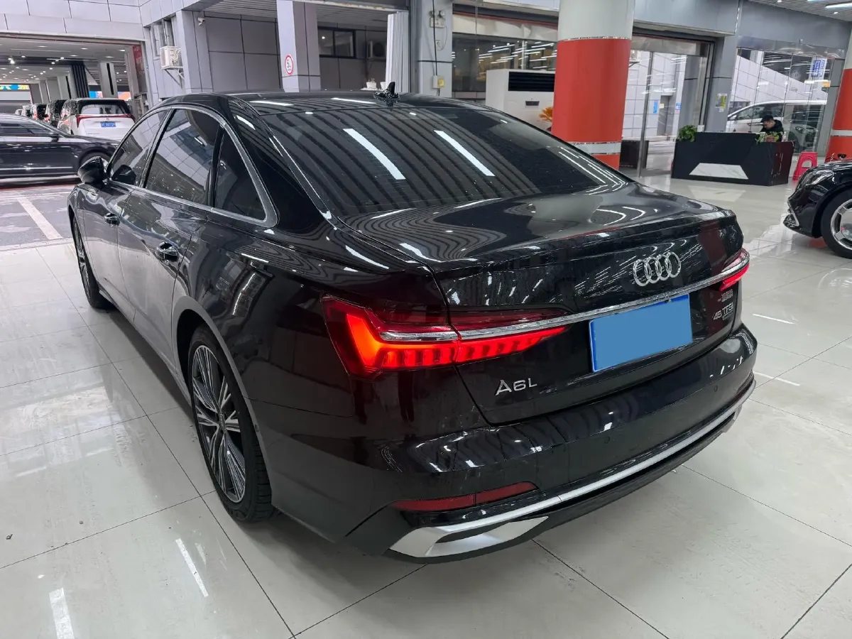 2024 Audi A6L 2.0T 245HP L4 7DCT,autocango,china used car exporter,china ev exporter,chinese used car exporter,chinese used ev exporter