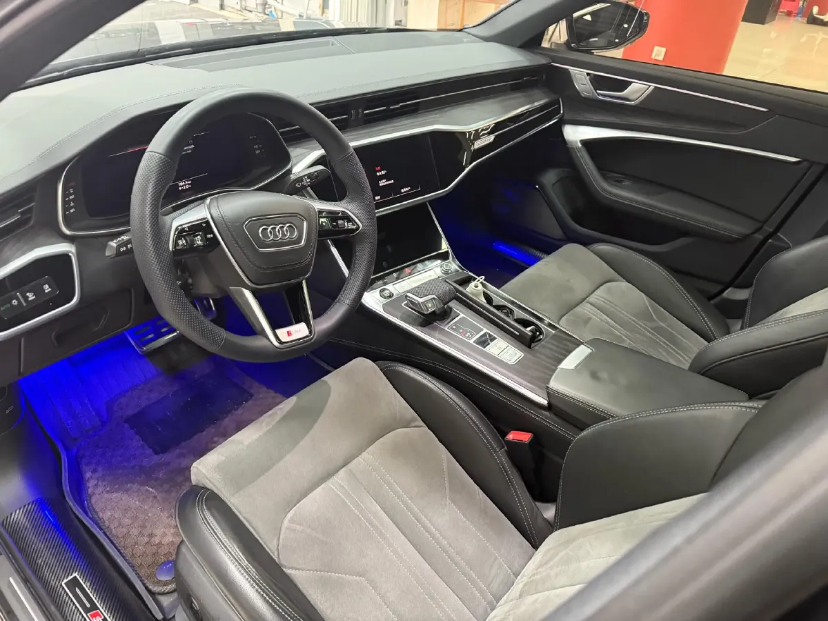 2024 Audi A6L 2.0T 245HP L4 7DCT,autocango,china used car exporter,china ev exporter,chinese used car exporter,chinese used ev exporter