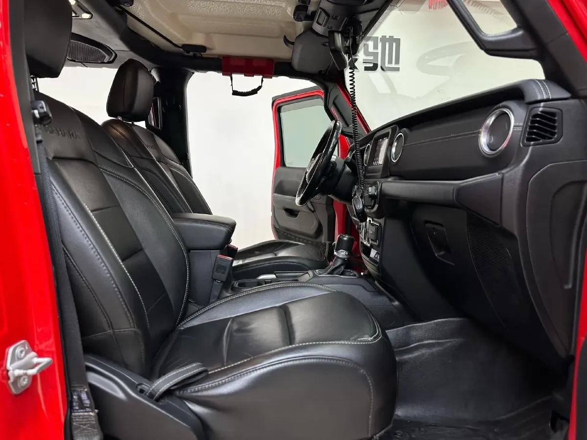 2019 Jeep Wrangler 2.0T 266HP L4 8AT,autocango,china used car exporter,china ev exporter,chinese used car exporter,chinese used ev exporter