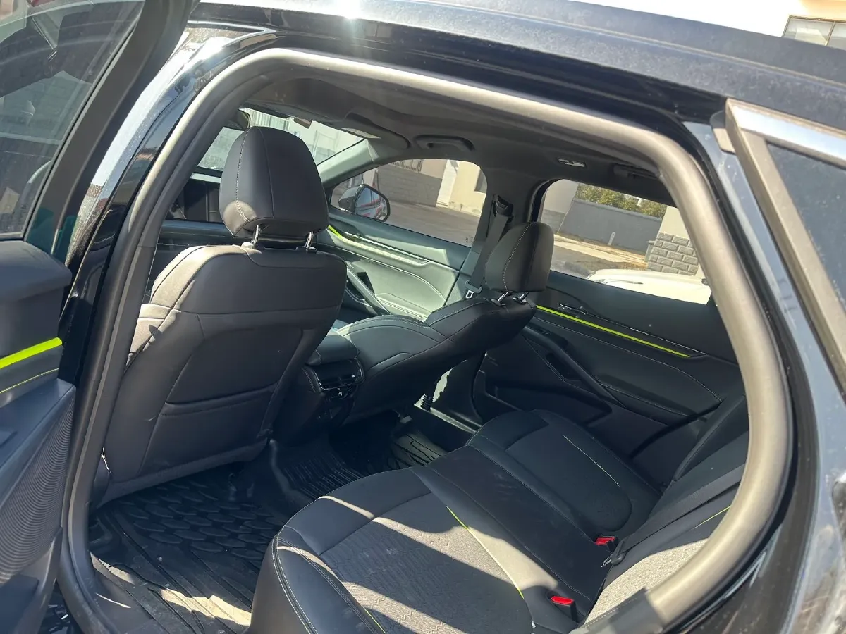 2025 Ford Mondeo 2.0T 288HP L4 E-CVT Hybrid,autocango,china used car exporter,china ev exporter,chinese used car exporter,chinese used ev exporter