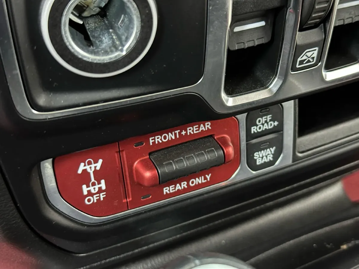 2021 Jeep Wrangler 2.0T 266HP L4 8AT,autocango,china used car exporter,china ev exporter,chinese used car exporter,chinese used ev exporter