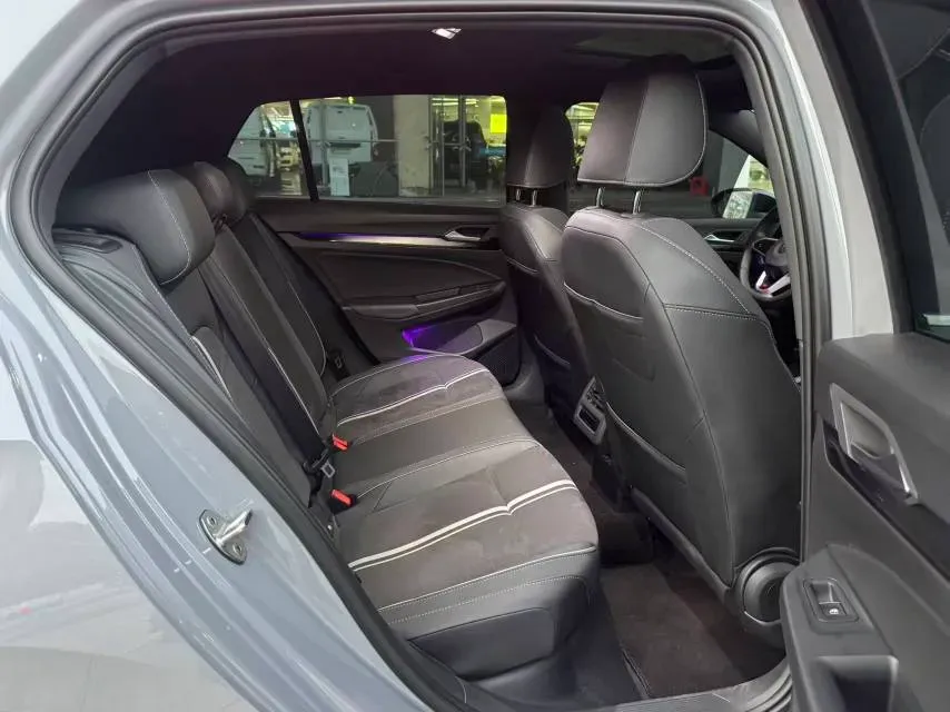 2023 Volkswagen Golf 1.4T 150HP L4 7DCT,autocango,china used car exporter,china ev exporter,chinese used car exporter,chinese used ev exporter