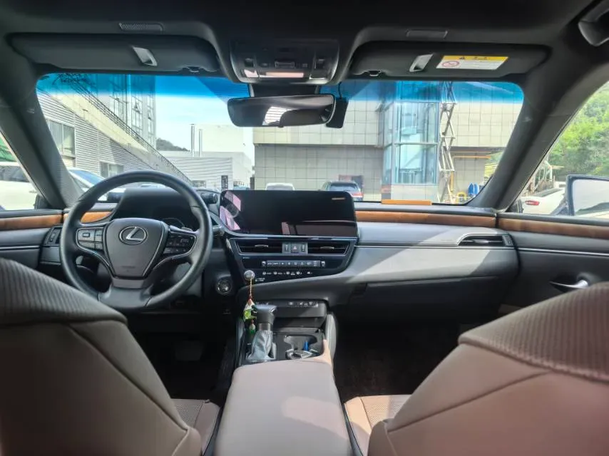 2024 Lexus ES 2.0L 173HP L4 CVT,autocango,china used car exporter,china ev exporter,chinese used car exporter,chinese used ev exporter