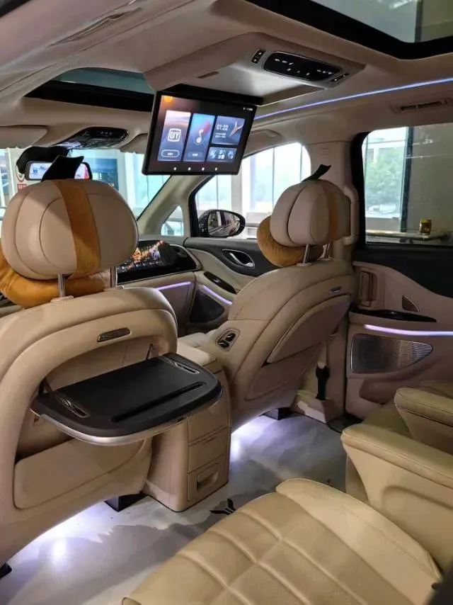 2024 Voyah Dream 1.5T 150HP L4 PHEV 43KWH,autocango,china used car exporter,china ev exporter,chinese used car exporter,chinese used ev exporter