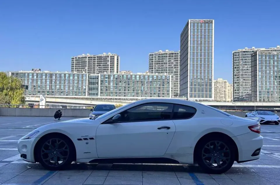 2007 Maserati GranTurismo 4.2L 405HP V8 6AT,autocango,china used car exporter,china ev exporter,chinese used car exporter,chinese used ev exporter