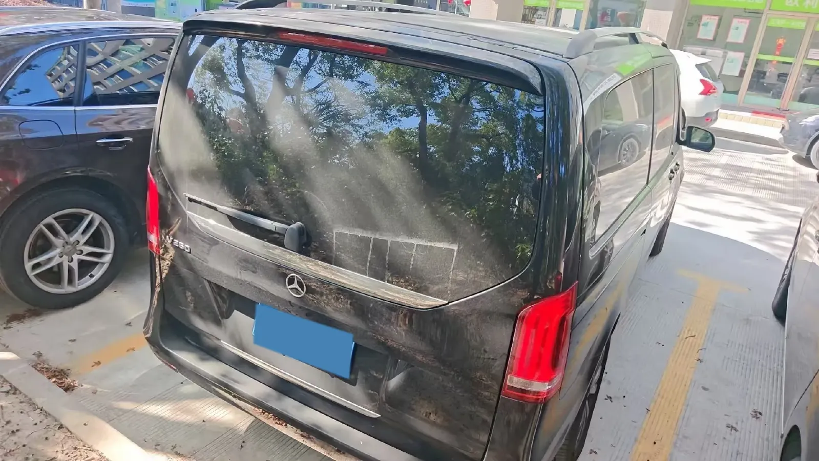 2021 Mercedes-Benz V Class 2.0T 211HP L4 9AT,autocango,china used car exporter,china ev exporter,chinese used car exporter,chinese used ev exporter