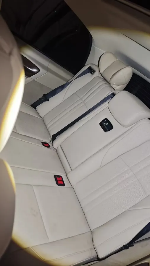 2021 Mercedes-Benz V Class 2.0T 211HP L4 9AT,autocango,china used car exporter,china ev exporter,chinese used car exporter,chinese used ev exporter