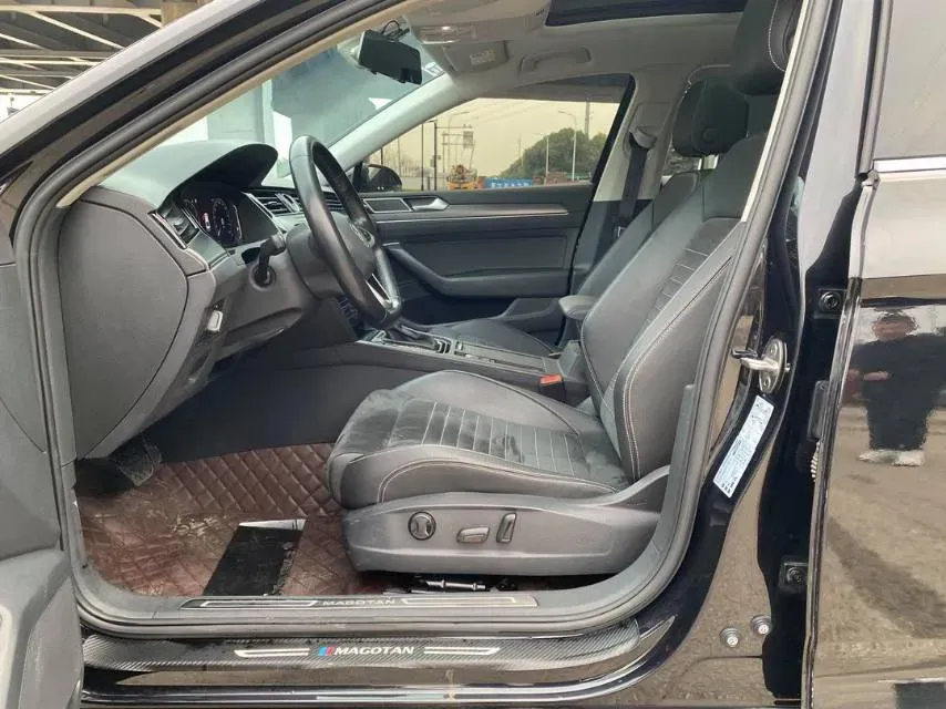 2020 Volkswagen Magotan 2.0T 186HP L4 7DCT,autocango,china used car exporter,china ev exporter,chinese used car exporter,chinese used ev exporter