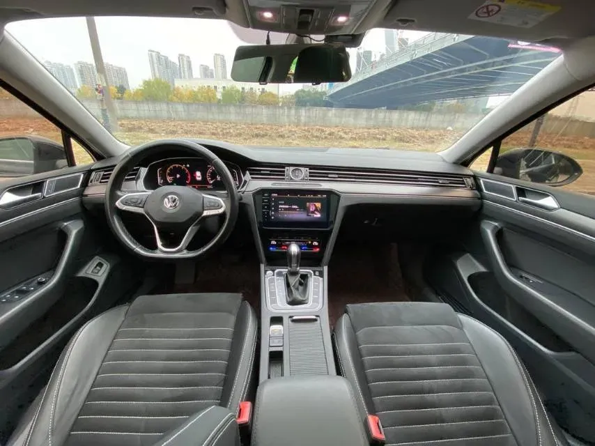 2020 Volkswagen Magotan 2.0T 186HP L4 7DCT,autocango,china used car exporter,china ev exporter,chinese used car exporter,chinese used ev exporter