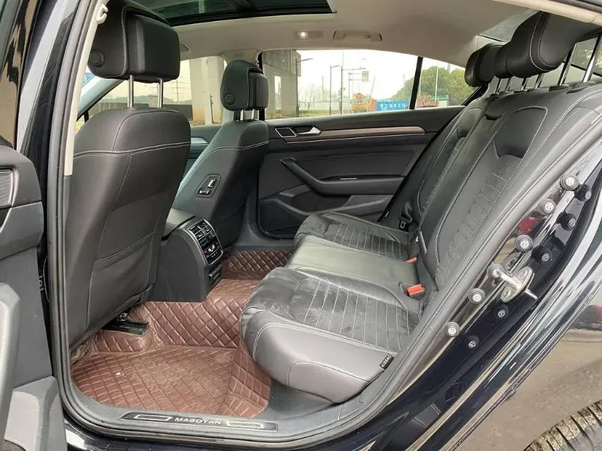 2020 Volkswagen Magotan 2.0T 186HP L4 7DCT,autocango,china used car exporter,china ev exporter,chinese used car exporter,chinese used ev exporter