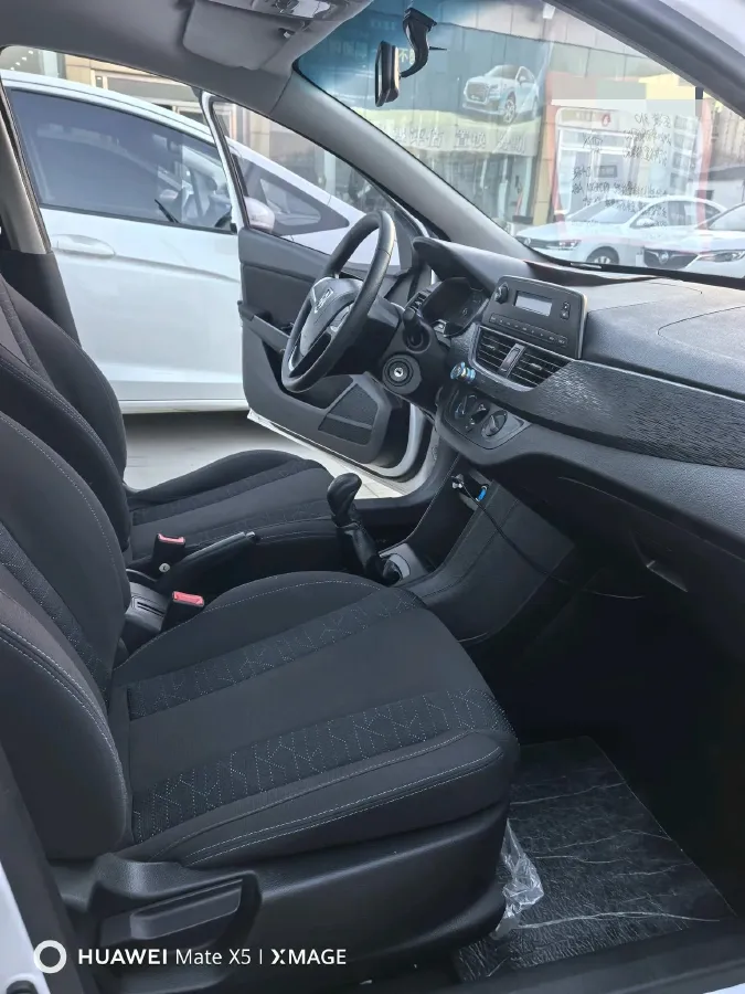 2020 BaoJun 310 1.2L 80HP L4 5MT,autocango,china used car exporter,china ev exporter,chinese used car exporter,chinese used ev exporter