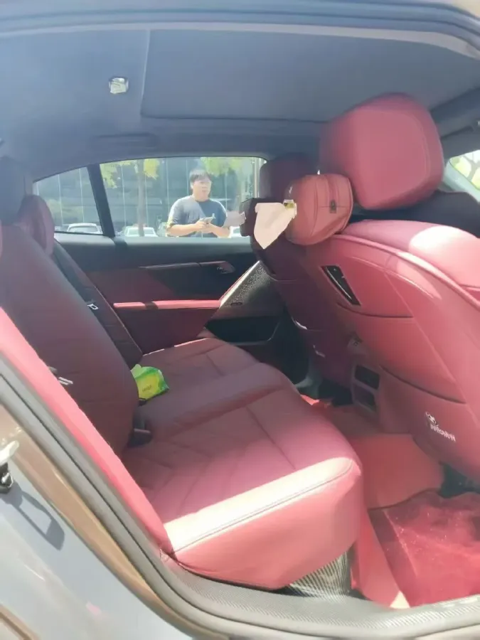 2024 BMW 5 Series 2.0T 258HP L4 8AT,autocango,china used car exporter,china ev exporter,chinese used car exporter,chinese used ev exporter