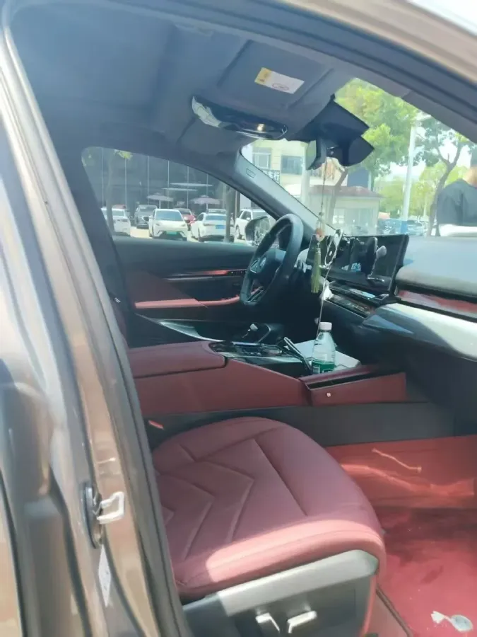 2024 BMW 5 Series 2.0T 258HP L4 8AT,autocango,china used car exporter,china ev exporter,chinese used car exporter,chinese used ev exporter