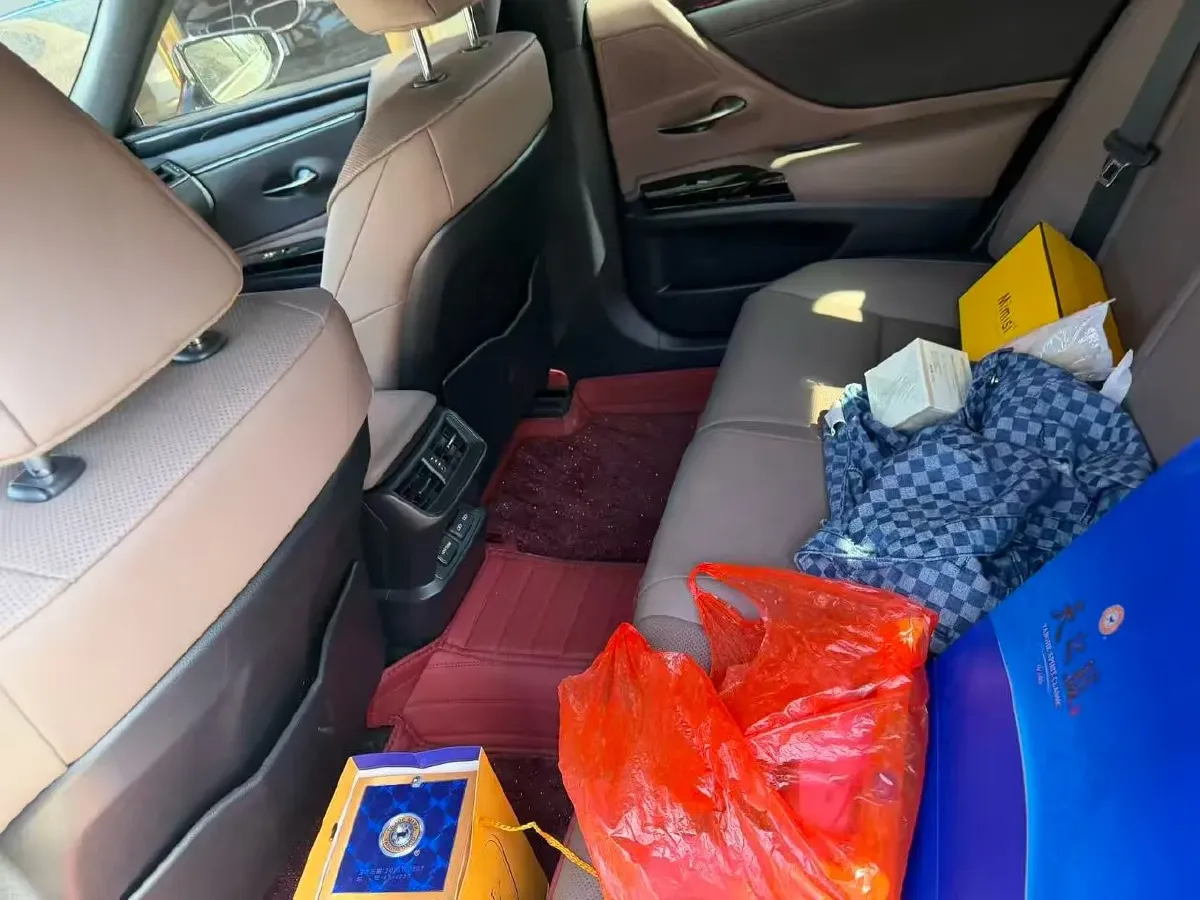 2021 Lexus ES 2.0L 173HP L4 CVT,autocango,china used car exporter,china ev exporter,chinese used car exporter,chinese used ev exporter