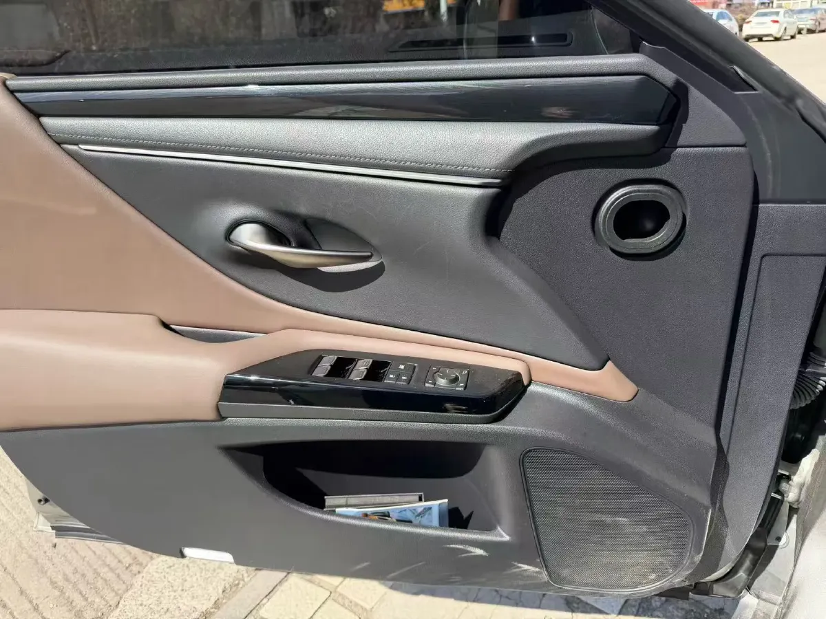 2021 Lexus ES 2.0L 173HP L4 CVT,autocango,china used car exporter,china ev exporter,chinese used car exporter,chinese used ev exporter