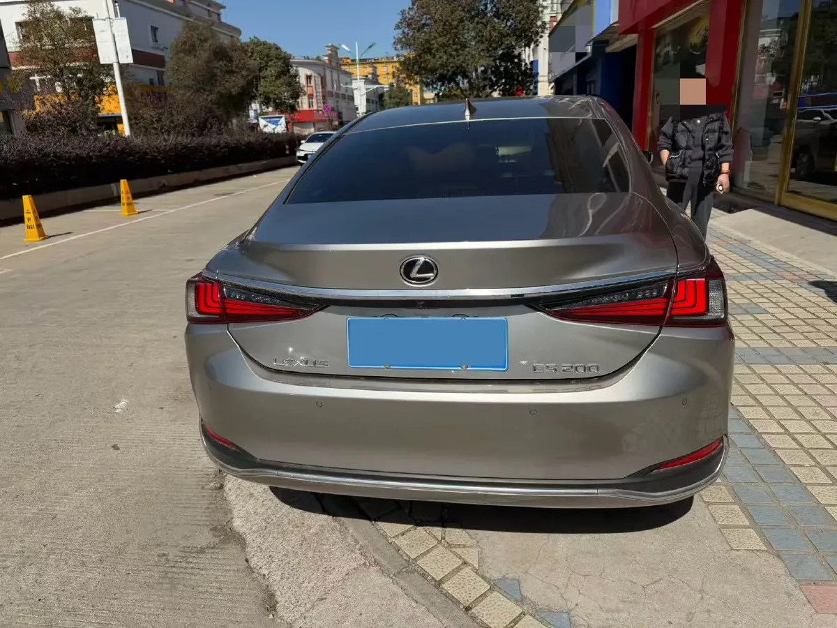 2021 Lexus ES 2.0L 173HP L4 CVT,autocango,china used car exporter,china ev exporter,chinese used car exporter,chinese used ev exporter