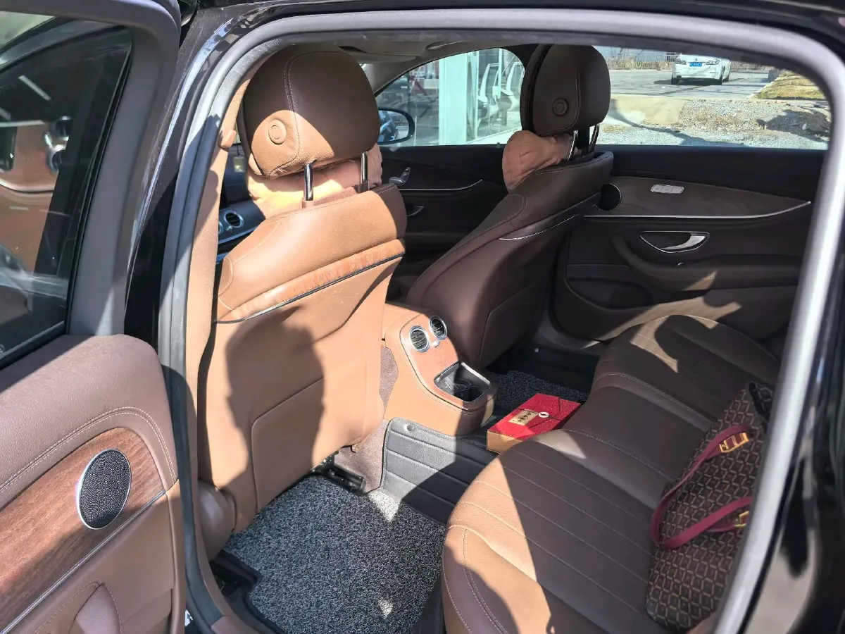 2022 Mercedes-Benz E Class 2.0T 197HP L4 9AT,autocango,china used car exporter,china ev exporter,chinese used car exporter,chinese used ev exporter