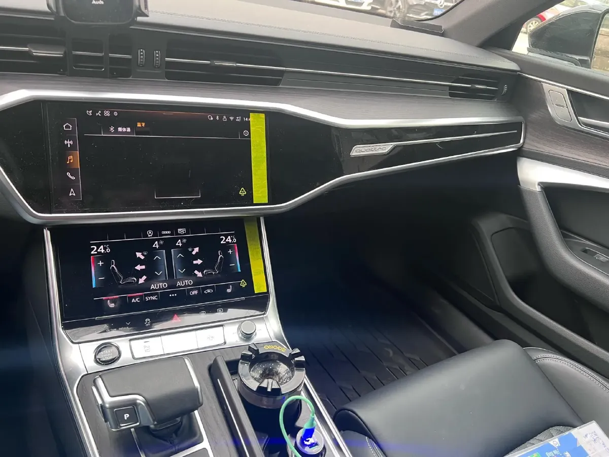 2025 Audi A6L 2.0T 245HP L4 7DCT,autocango,china used car exporter,china ev exporter,chinese used car exporter,chinese used ev exporter