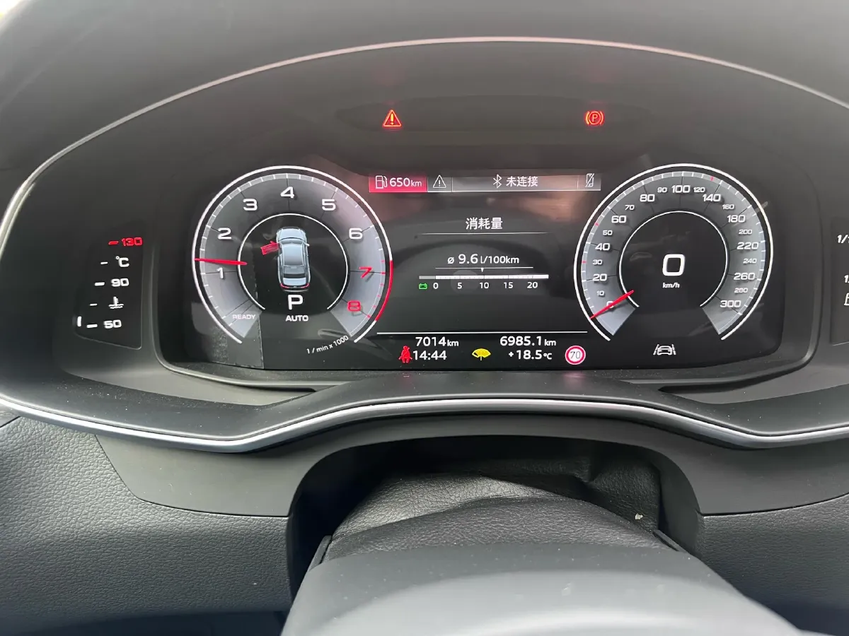 2025 Audi A6L 2.0T 245HP L4 7DCT,autocango,china used car exporter,china ev exporter,chinese used car exporter,chinese used ev exporter