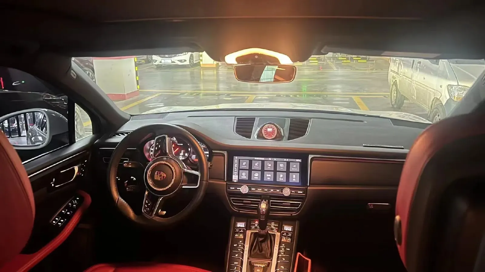 2018 Porsche Macan 2.0T 252HP L4 7DCT,autocango,china used car exporter,china ev exporter,chinese used car exporter,chinese used ev exporter