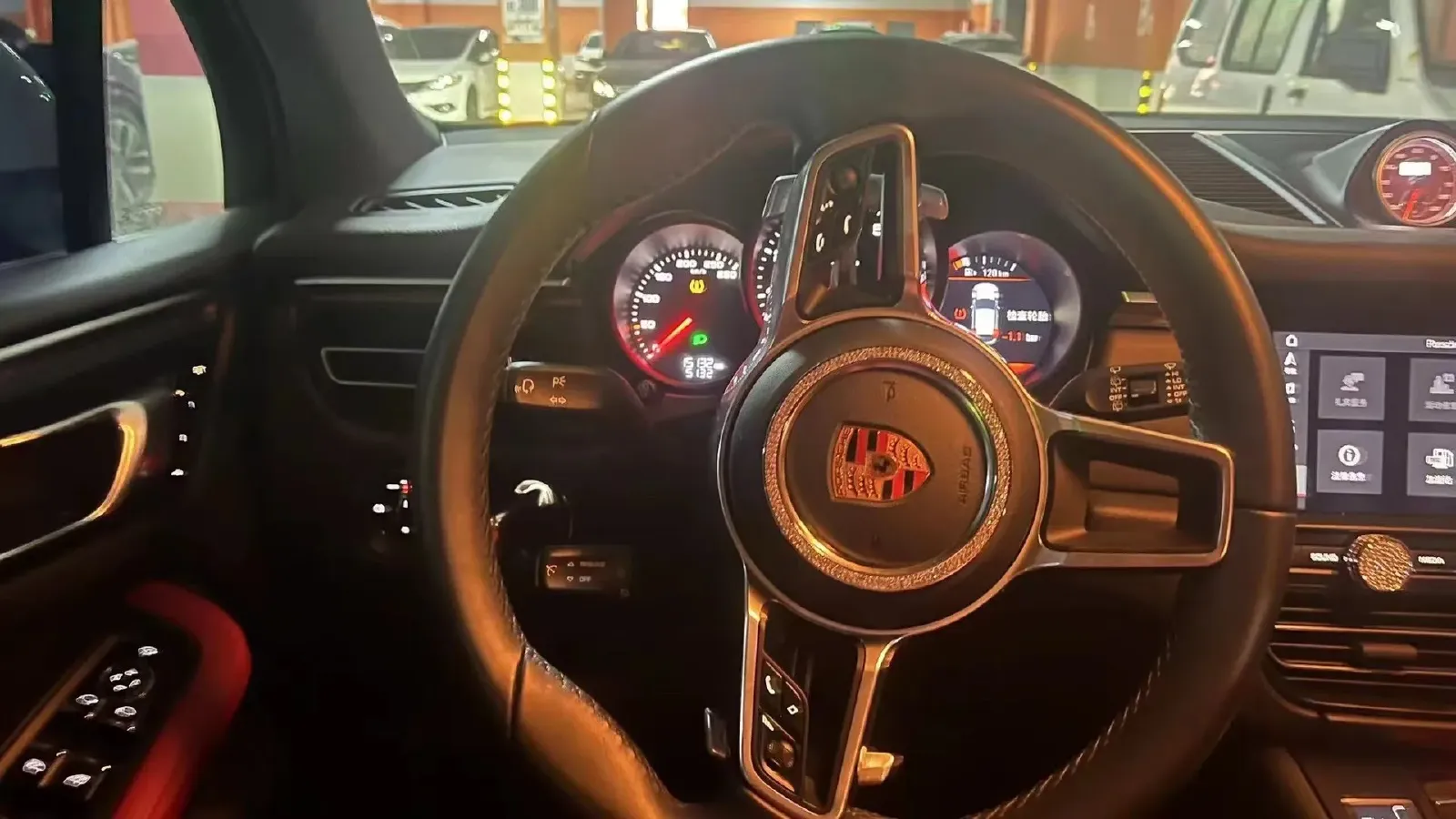 2018 Porsche Macan 2.0T 252HP L4 7DCT,autocango,china used car exporter,china ev exporter,chinese used car exporter,chinese used ev exporter