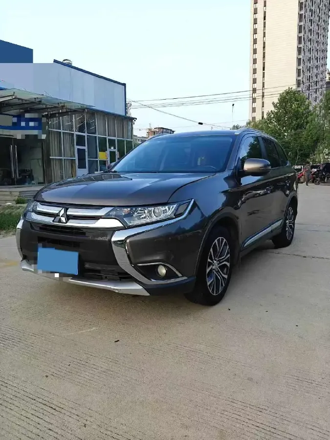 2019 Mitsubishi Outlander 2.0L 166HP L4 CVT,autocango,china used car exporter,china ev exporter,chinese used car exporter,chinese used ev exporter