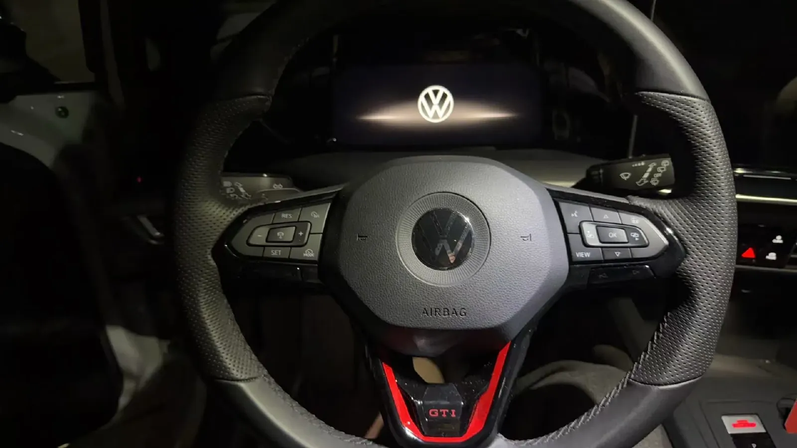 2025 Volkswagen GolfGTI 2.0T 220HP L4 7DCT,autocango,china used car exporter,china ev exporter,chinese used car exporter,chinese used ev exporter